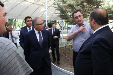 Rayon İcra Hakimiyyətinin başçısı Bayıl yaşayış massivində sakinlərlə görüş keçirib