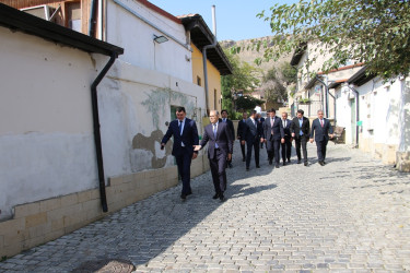 Rayon İcra Hakimiyyətinin başçısı Bibiheybət qəsəbəsində sakinlərin müraciətlərini dinləmiş və əraziyə baxış keçirmişdir
