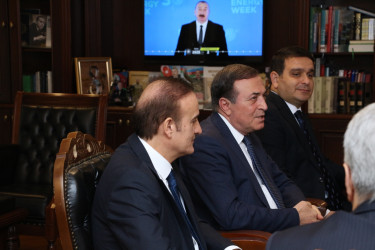 Səbail rayon sakini, xalq artisti Mənsum İbrahimovla Rayon İcra Hakimiyyətinin başçısı görüş keçirmişdir