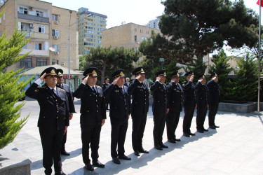 “2 İyul - Azərbaycan Polisi Günü” ilə əlaqədar "Şəhidlər" abidə kompleksi ziyarət olunmuşdur