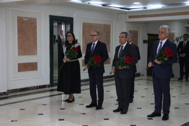 Yeni Azərbaycan Partiyası Səbail rayon təşkilatının yaranmasının 33 illiyi münasibətilə tədbir keçirilib