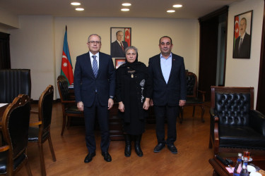 Rayon İcra Hakimiyyətinin başçısı Vətən müharibəsi şəhidi Əli Tağıyevin ailə üzvləri ilə görüş keçirmişdir