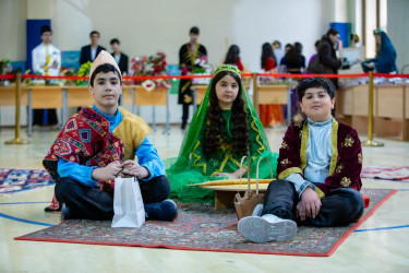 132-134 nömrəli təhsil kompleksində “Bir pay al – Bir ümid ver!” devizi altında Novruz yarmarkası