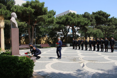 Səbail rayonunda “2 İyul - Azərbaycan Polisi Günü” ilə əlaqədar Ümummilli Lider Heydər Əliyevin xatirəsi anılıb