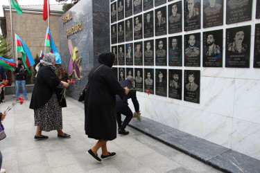 27 sentyabr - Anım Gününün beşinci ildönümü ilə əlaqədar Badamdar qəsəbəsində “Şəhidlər abidəsi” ziyarət olundu