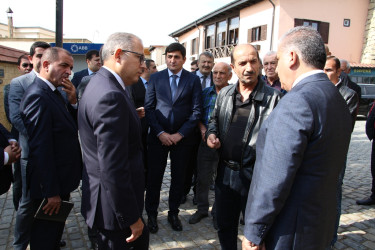 Rayon İcra Hakimiyyətinin başçısı Bibiheybət qəsəbəsində sakinlərlə səyyar görüş keçirib