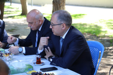 Badamdar qəsəbəsi Heydər Əliyev parkında sakinlərlə görüş keçirilmişdir