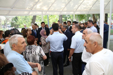 Rayon İcra Hakimiyyətinin başçısı Bayıl yaşayış massivində sakinlərlə görüş keçirib