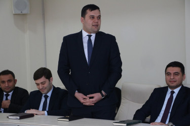 Rayon İcra Hakimiyyətinin başçısı Vuqar Zeynalov RİHBA-nın sektor müdiri Qabil Vahidovu yubileyi münasibətilə təbrik etmişdir