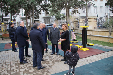 Səbail rayonu Adil İsgəndərov küçəsi 1 ünvanında yerləşən həyət yenidənqurmadan sonra sakinlərin istifadəsinə verildi