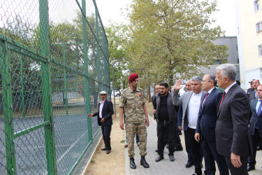 Rayon İcra Hakimiyyətinin başçısı Badamdar qəsəbəsi, Seyran Məmmədov küçəsi 1 ünvanında “Bizim həyət” layihəsi çərçivəsində aparılan son tamamlama işlərinin gedişi ilə tanış olub