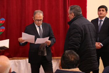 Rayon İcra Hakimiyyətinin başçısı Badamdar qəsəbəsində sakinlərlə səyyar görüş keçirib