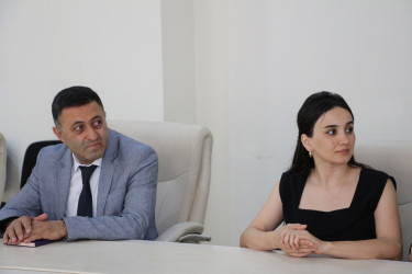 Rayon İcra Hakimiyyətinin başçısı RİHBA-nın məsul əməkdaşı Fikrət Rzayevi yubileyi münasibətilə təbrik etmişdir