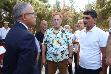 Rayon İcra Hakimiyyətinin başçısı Badamdar qəsəbəsində sakinlərlə səyyar görüş keçirib