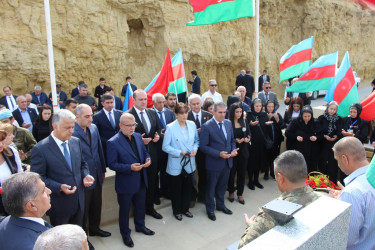 İsmayıl Hüseynovun Vətən müharibəsində şəhid olmasının ildönümü münasibətilə məzarı ziyarət olundu