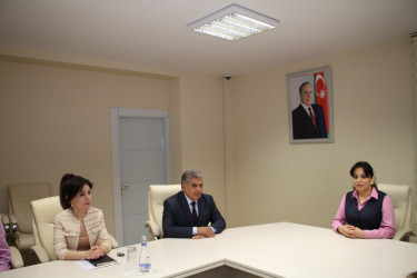 3 nömrəli musiqi məktəbinin direktoru Məhin Orucova yubileyi münasibətilə təbrik olundu