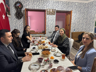 Səbail rayonunda şəhidlərin ailə üzvləri ziyarət olunur