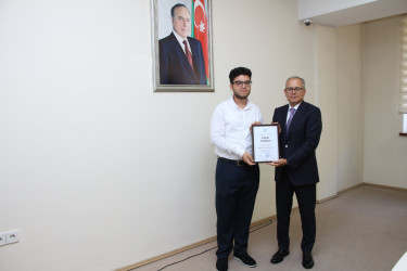 Səbail rayonunda qəbul imtahanında yüksək bal toplayan məzunlarla görüş keçirilib