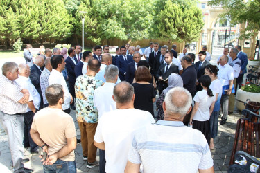 Rayon İcra Hakimiyyətinin başçısı Badamdar qəsəbəsində sakinlərlə səyyar görüş keçirib