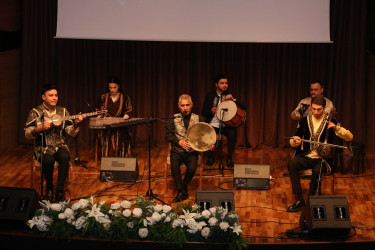 Beynəlxalq Muğam Mərkəzində Ümummilli Lider Heydər Əliyevin anadan olmasının 103-cü ildönümünə həsr olunmuş tədbir keçirilmişdir