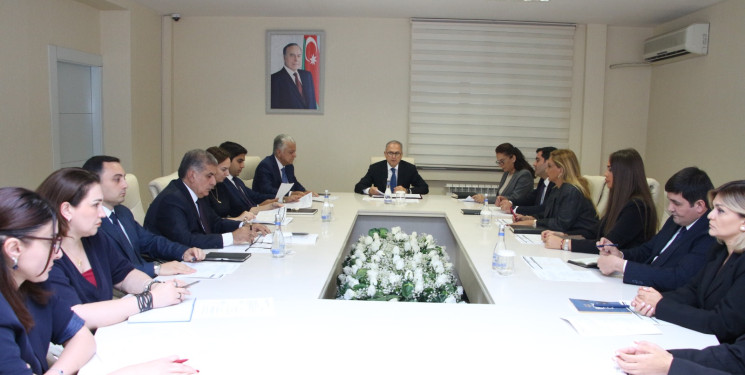 Səbail Rayon İcra Hakimiyyətində rəqəmsal inkişafa dair növbəti müşavirə keçirilib