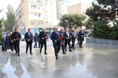 Rayon İcra Hakimiyyətinin başçısı “Şəhidlər" abidəsini ziyarət etmişdir