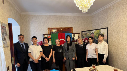 Səbail rayonunda şəhidlərin ailə üzvləri ziyarət olunur