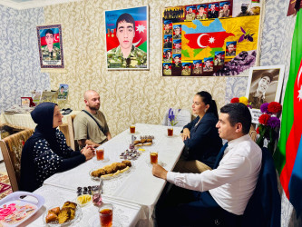 Səbail rayonunda şəhidlərin  ailə üzvləri ziyarət olunur