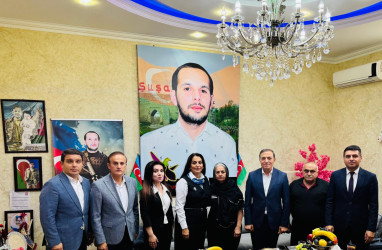 Səbail rayonunda şəhidlərin ailə üzvləri ziyarət olunur