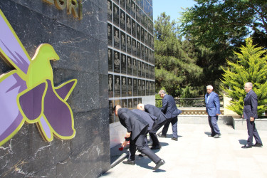 Rayon İcra Hakimiyyətinin başçısı “Şəhidlər” abidə kompleksini ziyarət etmişdir