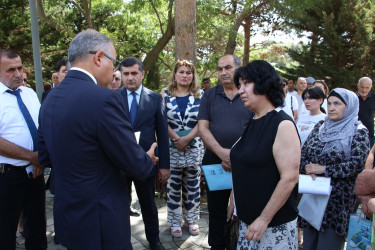 Rayon İcra Hakimiyyətinin başçısı Badamdar qəsəbəsində sakinlərlə səyyar görüş keçirib