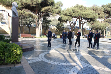 Rayon İcra Hakimiyyətinin başçısı Heydər Əliyev parkında sakinlərlə görüş keçirib
