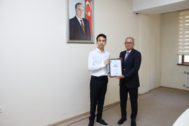 Səbail rayonunda qəbul imtahanında yüksək bal toplayan məzunlarla görüş keçirilib