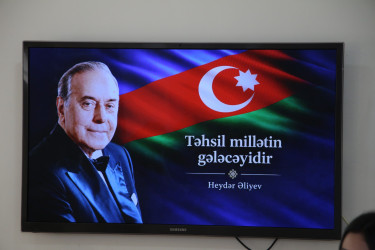 Səbail rayonunda qəbul imtahanında yüksək bal toplayan məzunlarla görüş keçirilib