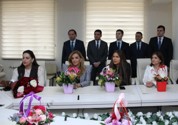 8 Mart – Beynəlxalq Qadınlar Günü münasibətilə Səbail Rayon İcra Hakimiyyətinin xanım əməkdaşları təbrik edilib