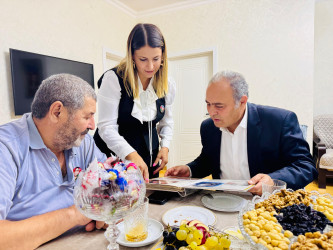 Səbail rayonunda şəhidlərin  ailə üzvləri ziyarət olunur