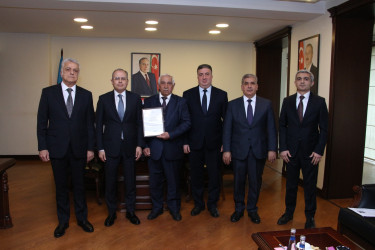 Səbail rayon Ağsaqqallar şurasının sədri Baba Bayramlı 75 illik yubileyi münasibətilə təbrik olundu