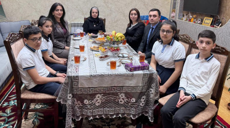 Səbail rayonunda şəhidlərin ailə üzvləri ziyarət olunur