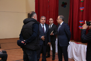 Rayon İcra Hakimiyyətinin başçısı Badamdar qəsəbəsində sakinlərlə səyyar görüş keçirib