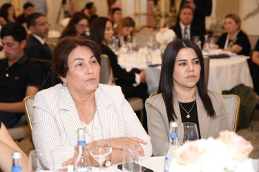 Səbail rayonunun nümunəvi ailələri I Ailə Forumunda iştirak ediblər