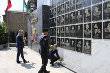 “2 İyul - Azərbaycan Polisi Günü” ilə əlaqədar "Şəhidlər" abidə kompleksi ziyarət olunmuşdur