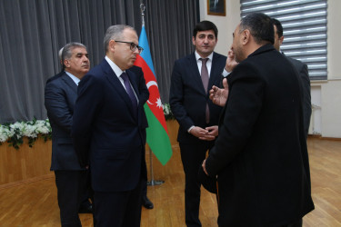 Rayon İcra Hakimiyyətinin başçısı Bayıl yaşayış massivində sakinlərlə səyyar görüş keçirib