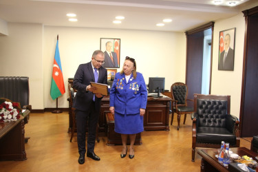 Rayon İcra Hakimiyyətinin başçısı Qarabağ müharibəsi veteranı İradə Sadıqovanı yubileyi münasibətilə təbrik etmişdir