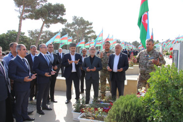 General-mayor Polad Həşimovun və polkovnik İlqar Mirzəyevin məzarları ziyarət edilib