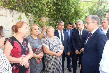 Rayon İcra Hakimiyyətinin başçısı Yüzbəy Mürsəlov küçəsində səyyar qəbul keçirmişdir