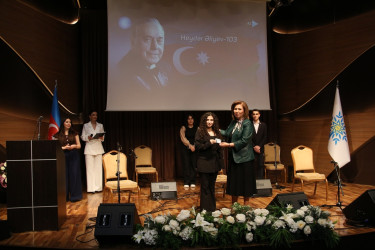 Beynəlxalq Muğam Mərkəzində Ümummilli Lider Heydər Əliyevin anadan olmasının 103-cü ildönümünə həsr olunmuş tədbir keçirilmişdir