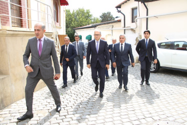 Rayon İcra Hakimiyyətinin başçısı Bibiheybət qəsəbəsində sakinlərin müraciətlərini dinləmiş və əraziyə baxış keçirmişdir