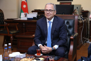 Rayon İcra Hakimiyyətinin başçısı Vuqar Zeynalov Bəhram Ağakişiyevi yubileyi münasibətilə təbrik etmişdir