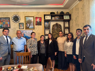 Səbail rayonunda şəhidlərin  ailə üzvləri ziyarət olunur
