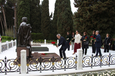 Səbail rayonunda akademik Zərifə xanım Əliyevanın anadan olmasının 103-cü ildönümü ilə əlaqədar xatirəsi anıldı